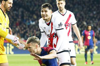 Andrei Rațiu, luat tare la ieșirea din stadion: „Te-ai simțit prejudiciat cu Barcelona?” » Românul a fost lăudat și de antrenor, și de rivali!