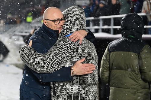 Leo Grozavu și Marius Șumudică înaintea fluierului de start al meciului Rapid - FC Botoșani. Foto: Eduard Vînătoru, GSP