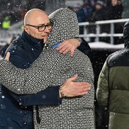 Leo Grozavu și Marius Șumudică înaintea fluierului de start al meciului Rapid - FC Botoșani. Foto: Eduard Vînătoru, GSP