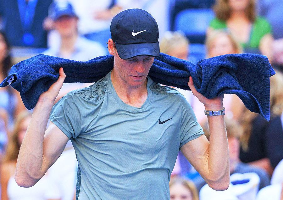 Jannik Sinner în timpul Australian Open, Foto: Guliver/GettyImages O legendă a tenisului masculin propune un PROTEST EXTREM împotriva lui Jannik Sinner: „Eu asta aș face. De fiecare dată!”