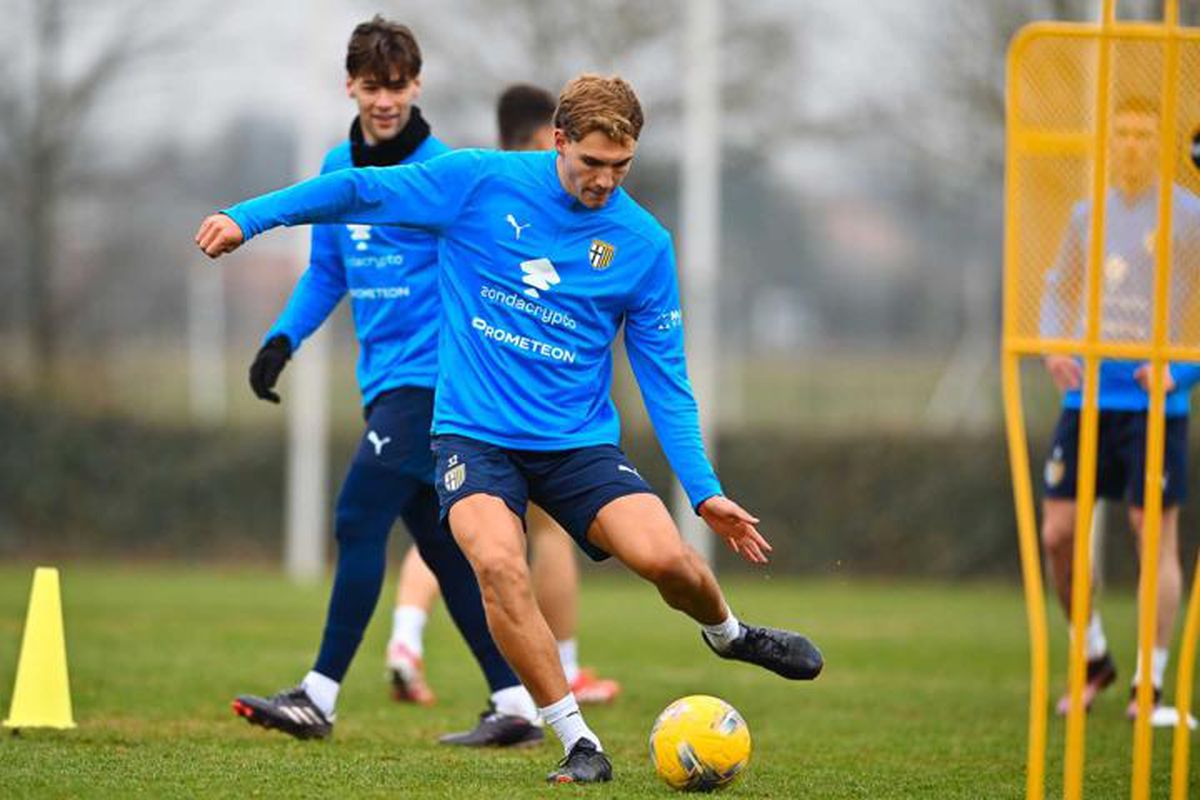 Cristi Chivu, la primul antrenament din postura de antrenor al Parmei