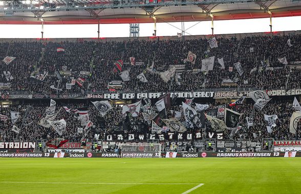 Accident grav în Bundesliga: a căzut de la tribuna superioară peste alți spectatori