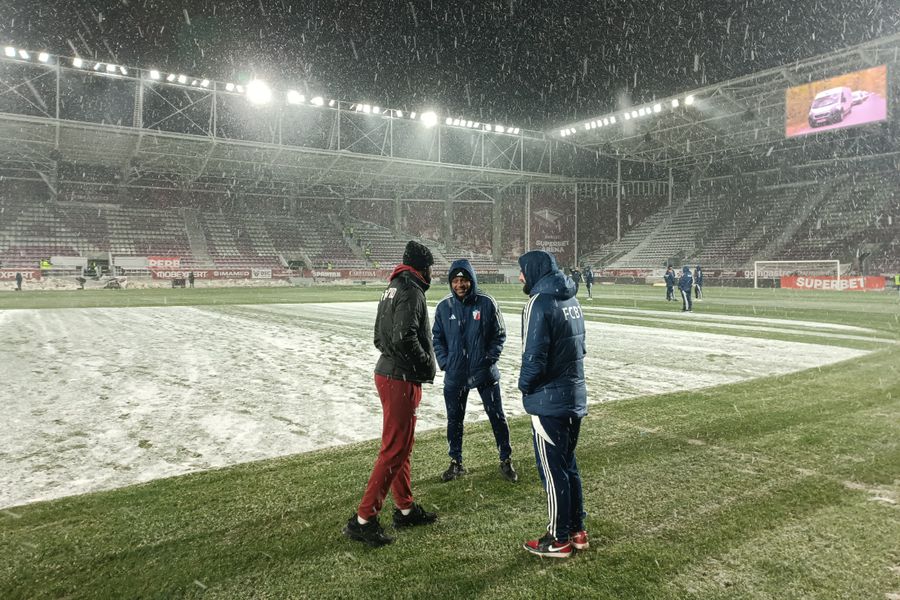 Cristopher Braun și Hervin Ongenda au fost colegi în Giulești. Foto: GSP 7 momente inedite de la Rapid - FC Botoșani » Gestul hazliu al lui Leo Grozavu la adresa lui Marius Șumudică și revederea foștilor colegi în Giulești