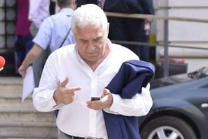 Giovanni Becali a dezvăluit clauza secretă din contractul lui Chivu la Parma: „Eu așa știu” + Nu-l uită: „M-a trădat și urăsc asta”