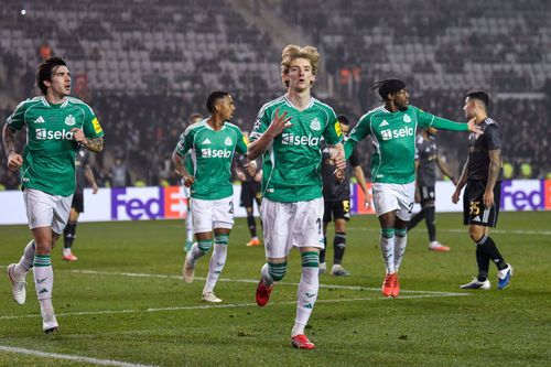 Anthony Gordon în Qarabag - Newcastle / Foto: Imago Images