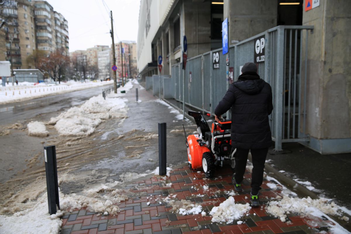 Zăpadă București - februarie 2026