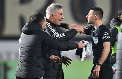 Cine va arbitra derby-ul Rapid - Dinamo » Ultimul meci al „centralului”, urmat de scandal