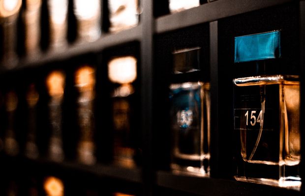 Cum să depozitezi corect parfumurile pentru a le păstra intacte