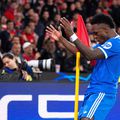 FIFA ar urma să pedepsească jucătorii care vorbesc cu mâna la gură // foto: Imago