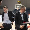 Cristian Achim (mijloc), antrenorul lui CSM Oradea/Foto: CSM Oradea