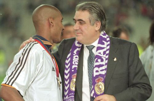 Lorenzo Sanz alături de Anelka, după finala Ligii Campionilor Real Madrid - Valencia 3-0, disputată în Franța, pe Saint-Denis // Foto: Getty