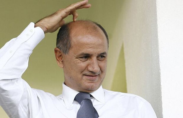 EXCLUSIV VIDEO Un fost rapidist a dezvăluit cum a încercat Copos să-l păcălească la semnarea contractului: „Lipseau 30 de mii de euro!”