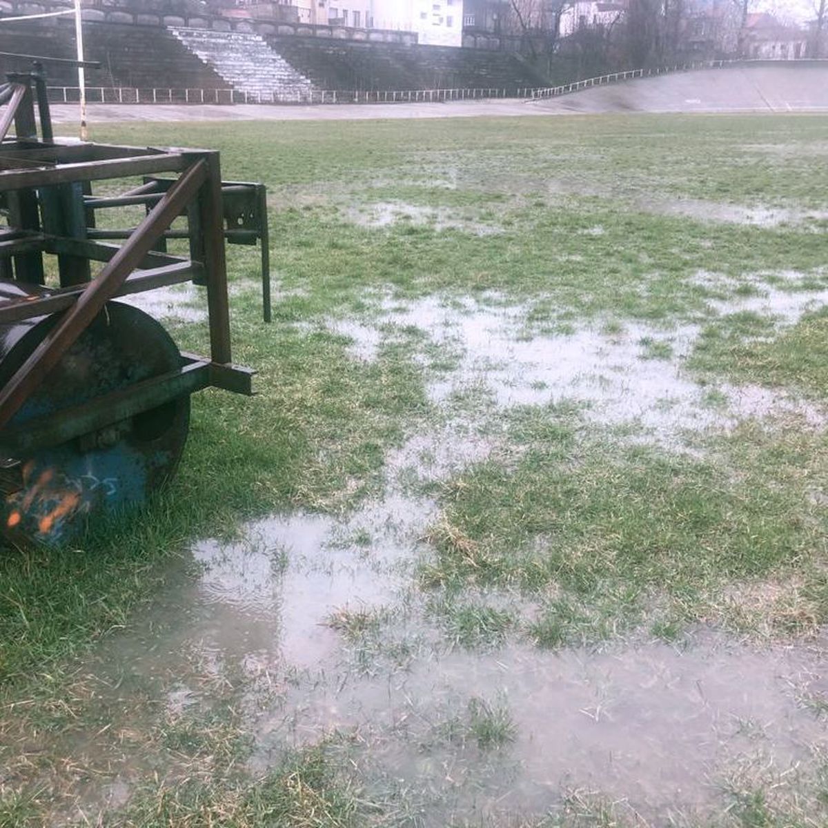 Imagini revoltătoare » În ce condiții se antrenează echipa națională de rugby: „Mai am să îi iau pe sportivi la mine acasă, altfel cred că le-am făcut pe toate”