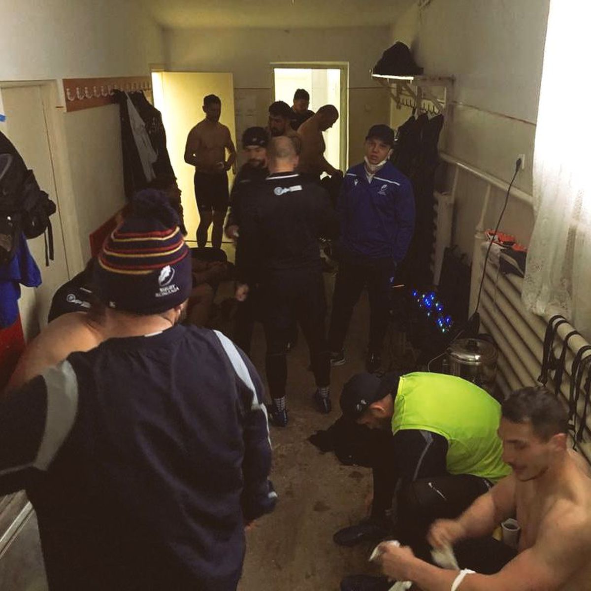 Imagini revoltătoare » În ce condiții se antrenează echipa națională de rugby: „Mai am să îi iau pe sportivi la mine acasă, altfel cred că le-am făcut pe toate”