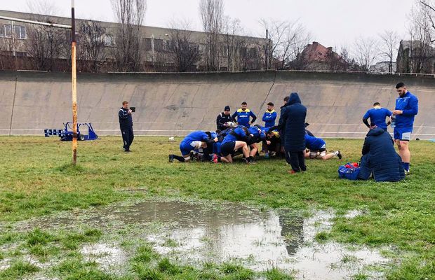 Imagini revoltătoare » În ce condiții se antrenează echipa națională de rugby: „Mai am să îi iau pe sportivi la mine acasă, altfel cred că le-am făcut pe toate”
