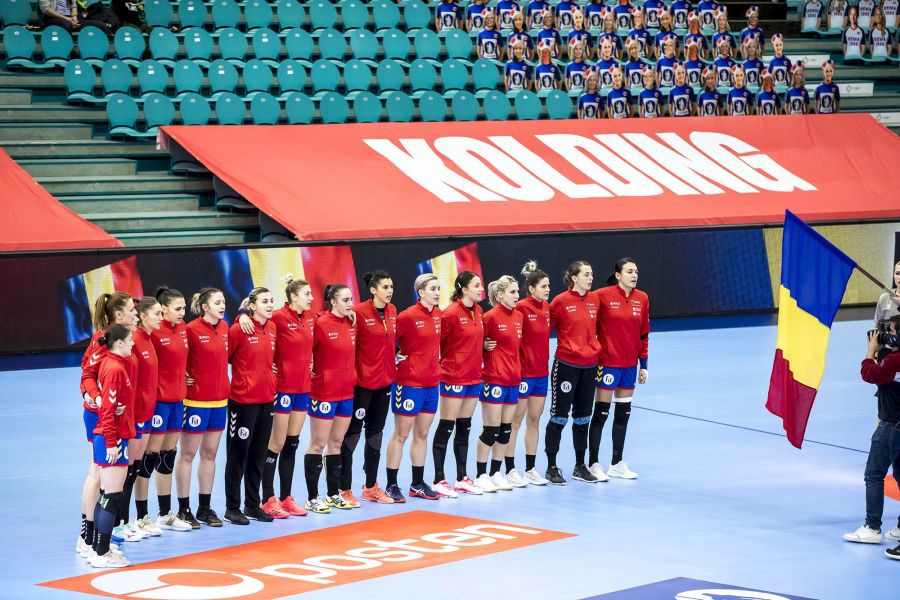 Naționala României luptă se se califice la Jocurile Olimpice FOTO sportpictures.eu „Tricolorele” au plecat la Podgorica » Șeful delegației este președintele Dedu!