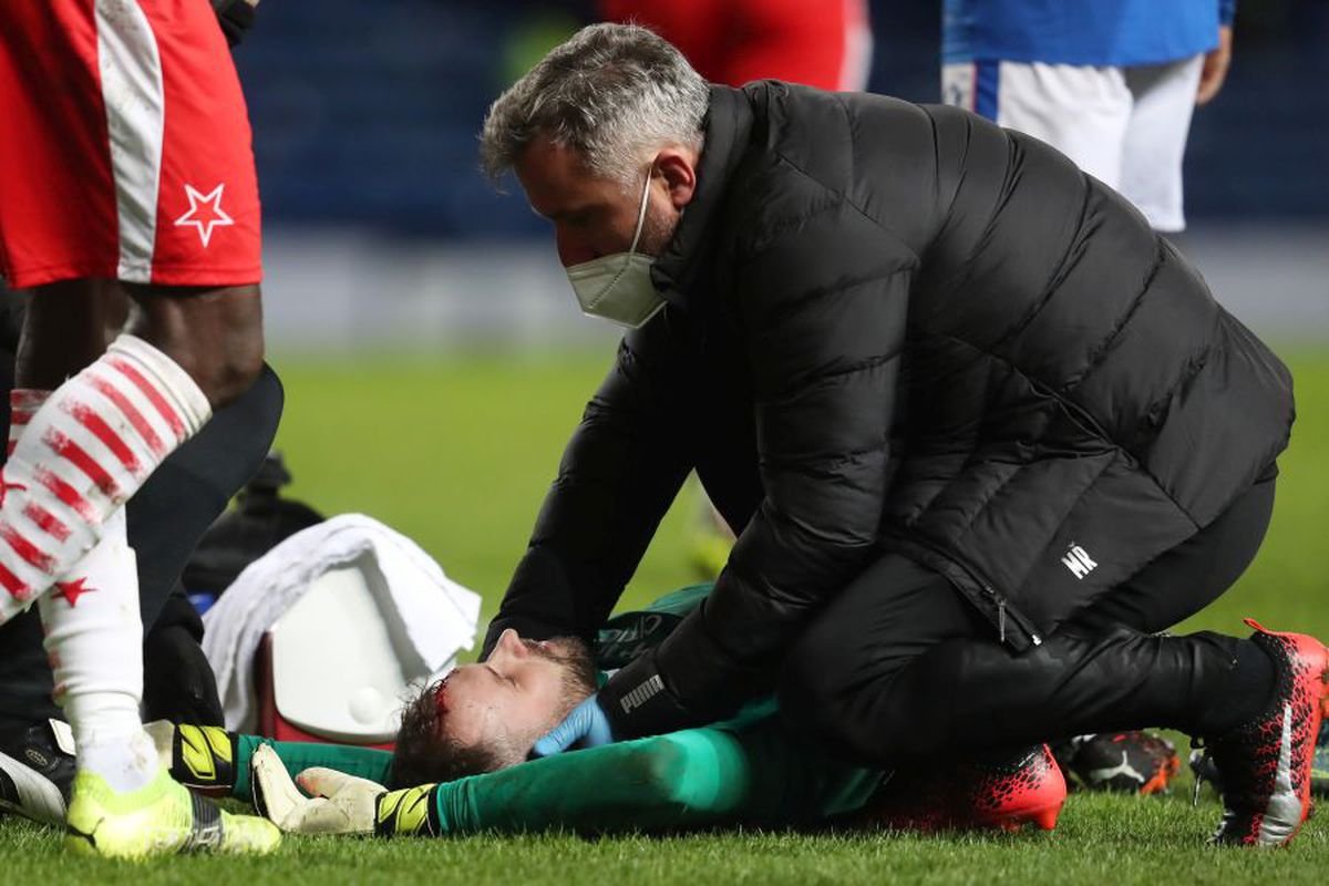 FOTO A luat „roșu” și a izbucnit în plâns » Momente incredibile pe Emirates