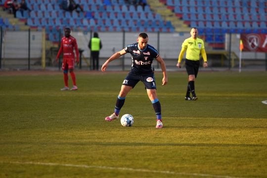 Uta arad vs. fc botosani foto editorial. Imagem de jogador - 211321831