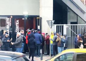 WOW! Imagini de azi: coadă imensă la casa de bilete a noului stadion Rapid! Va fi SOLD OUT din prima zi