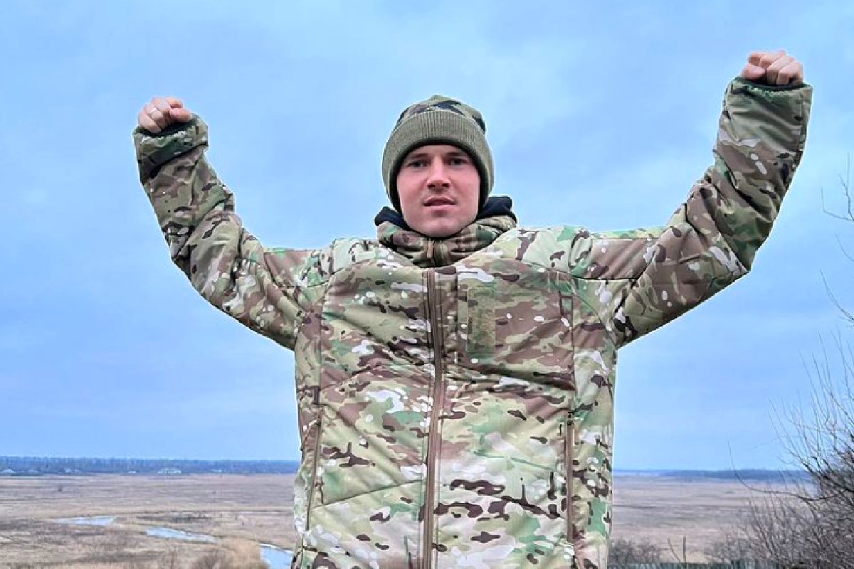 Fotbalistul lui Șahtior s-a întors în orașul natal și e prezent pe front: „Ajut forțele armate să distrugă trupele rusești”