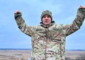 Fotbalistul lui Șahtior s-a întors în orașul natal și e prezent pe front: „Ajut forțele armate să distrugă trupele rusești”