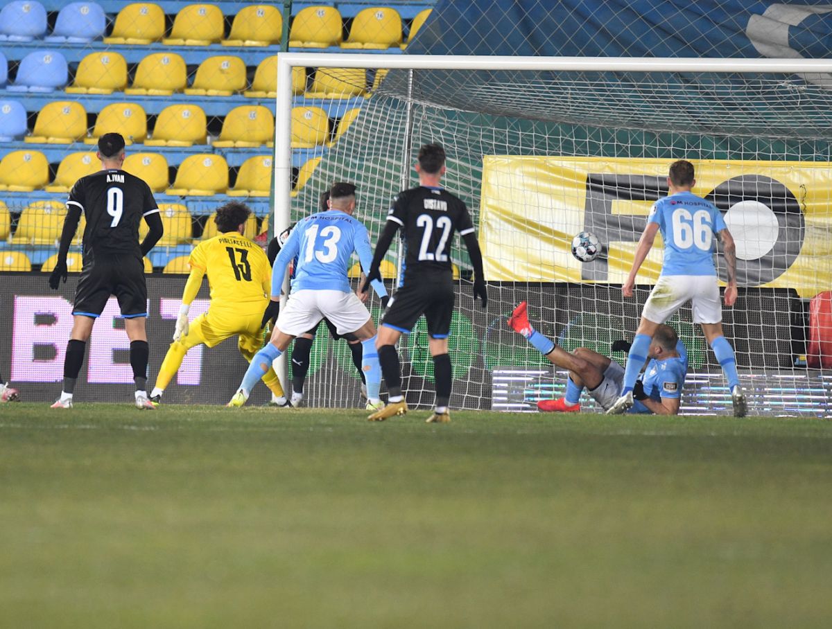 FC Voluntari - CSU Craiova 3-1. Budescu a fost one-man show! Ciobotariu a oprit seria de victorii a lui Reghe