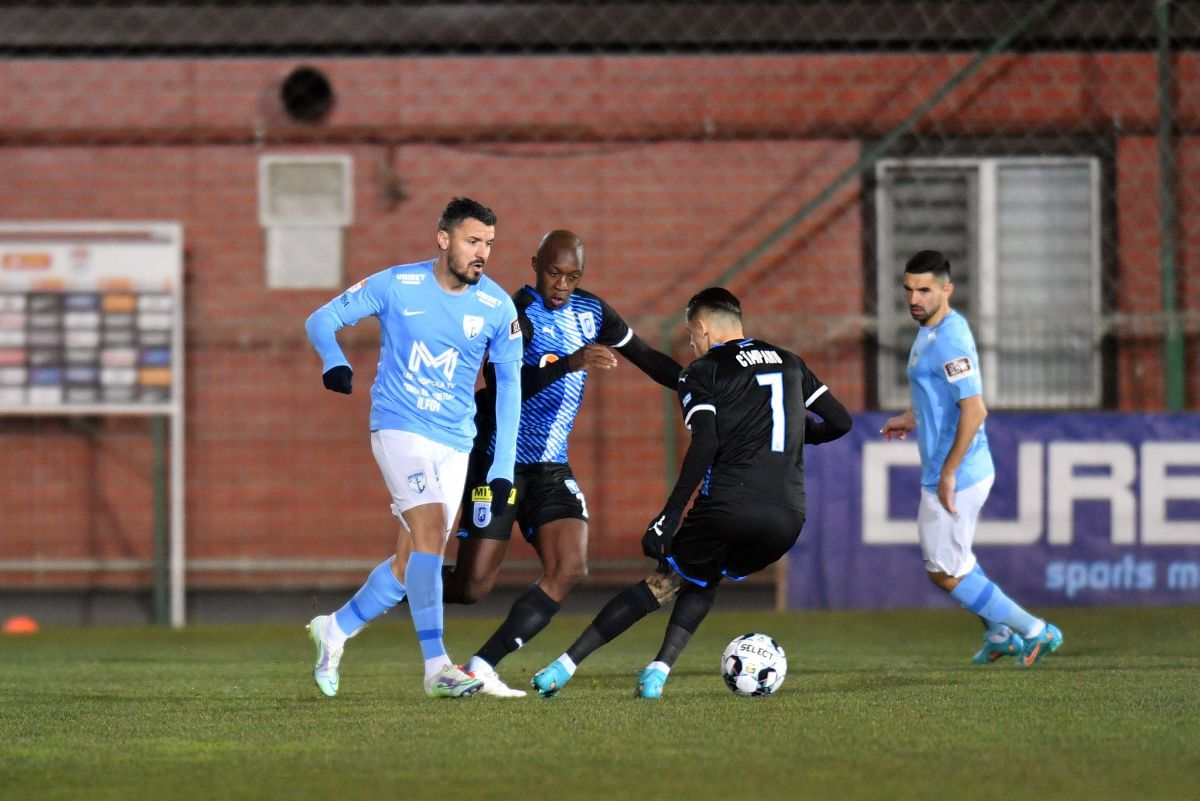 Dezastru pe linie la Craiova! Reghe a primit nota 3 » Oltenii au avut 10 corijenți în înfrângerea de la Voluntari