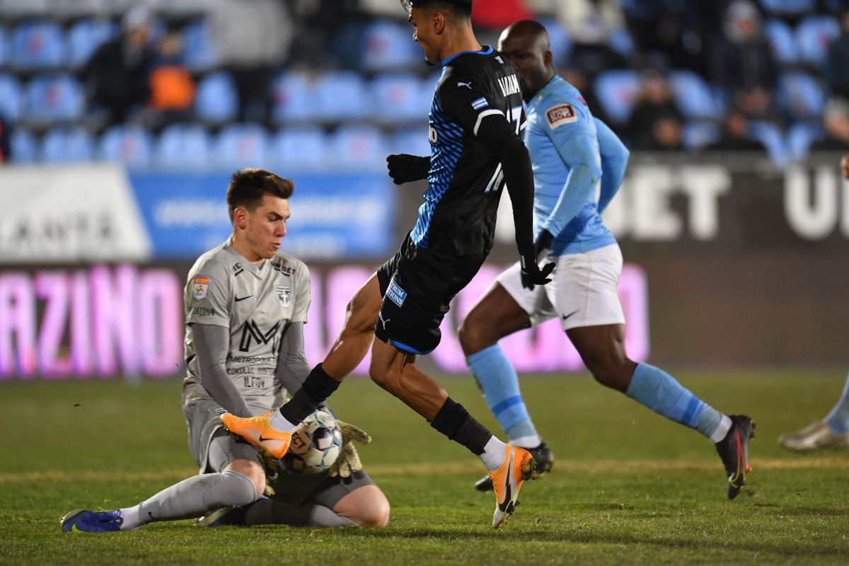 Dezastru pe linie la Craiova! Reghe a primit nota 3 » Oltenii au avut 10 corijenți în înfrângerea de la Voluntari