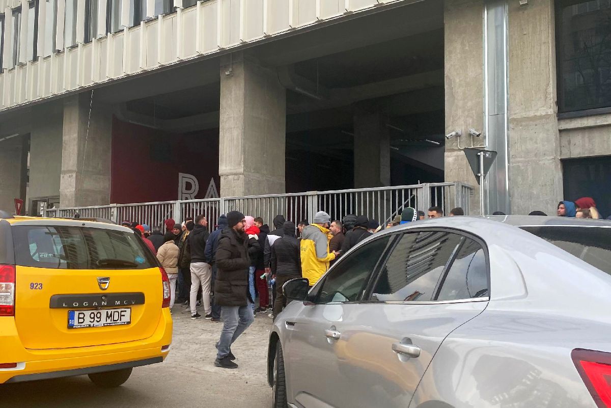 WOW! Imagini de azi: coadă imensă la casa de bilete a noului stadion Rapid! Va fi SOLD OUT din prima zi