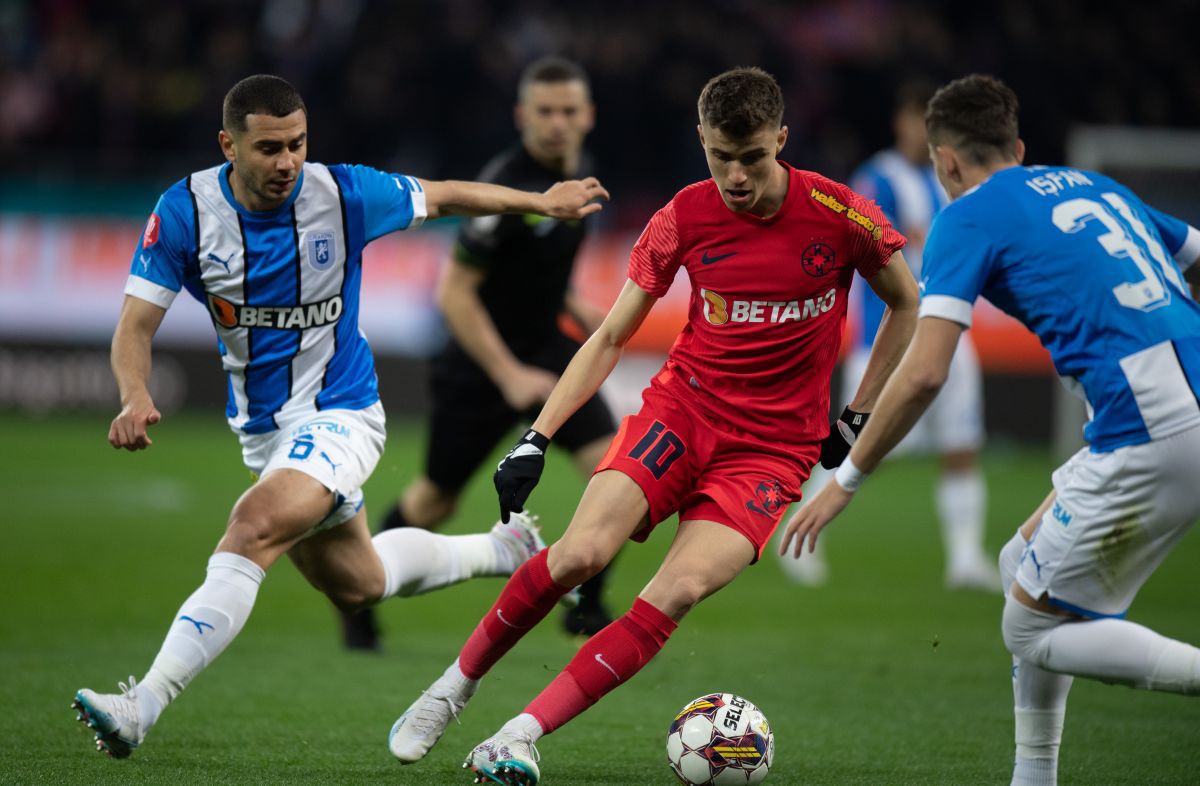 X pentru Hagi și Petrescu » FCSB și Craiova au făcut spectacol în primul meci din play-off, dar n-au putut să dea lovitura decisivă! Clasamentul ACUM