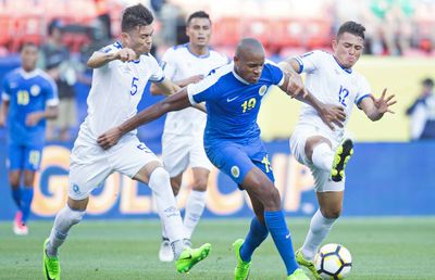 Duelul cu Messi îi încurcă planurile lui Dan Petrescu » Poate pierde un titular pentru derby-ul cu Craiova