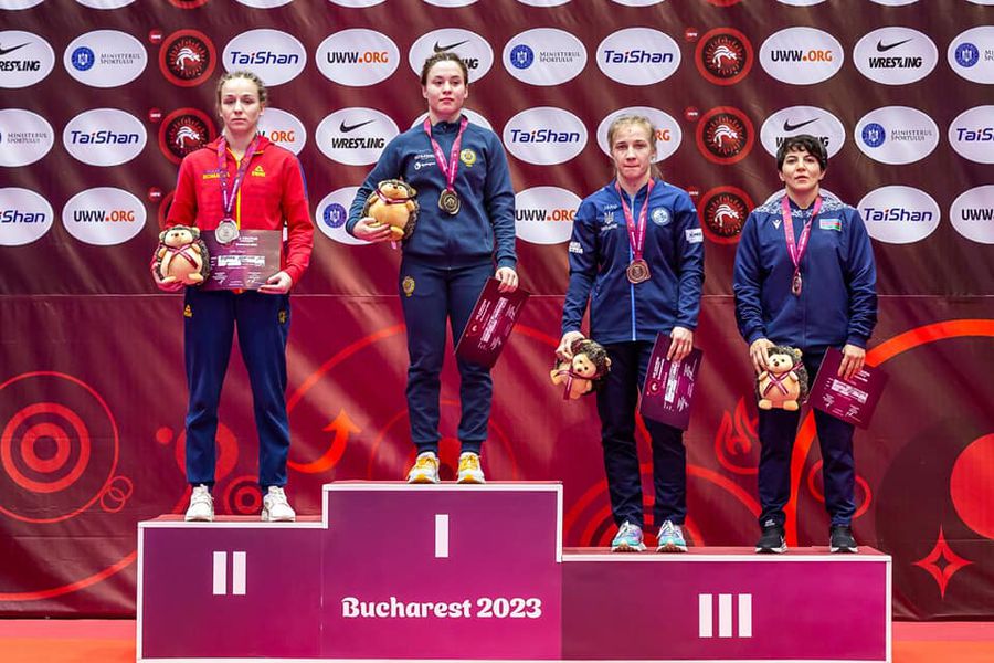 Andreea Beatrice Ana a obţinut medalia de argint la Campionatele Europene de lupte Under-23 de la Bucureşti. Foto: Facebook @frlupte Aur pentru România! Roxana Capezan a impresionat în finală la Campionatele Europene de lupte Under-23 de la Bucureşti