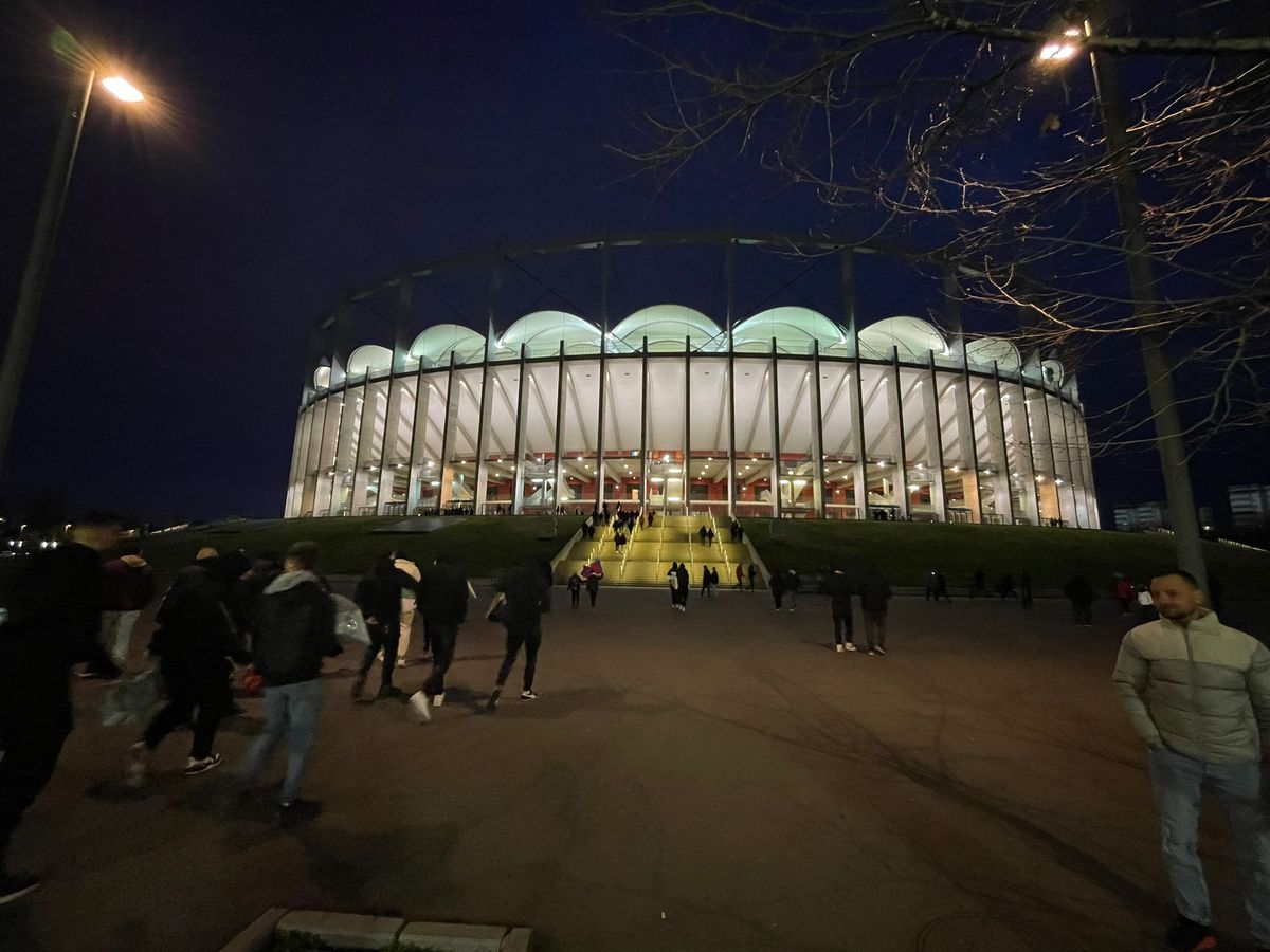 Ce nu s-a văzut la TV înainte de FCSB - CS Universitatea Craiova » Cum a fost surprins suspendatul Mihai Pintilii