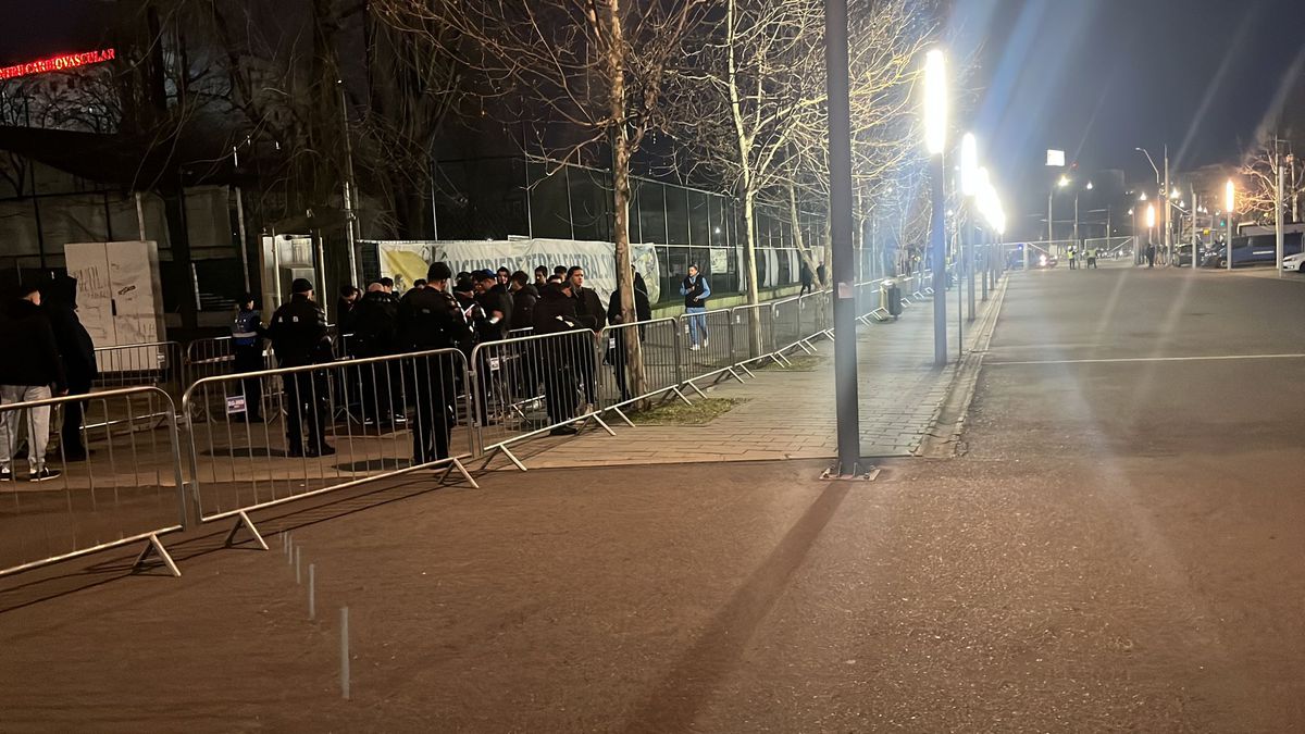 Ce nu s-a văzut la TV înainte de FCSB - CS Universitatea Craiova » Cum a fost surprins suspendatul Mihai Pintilii