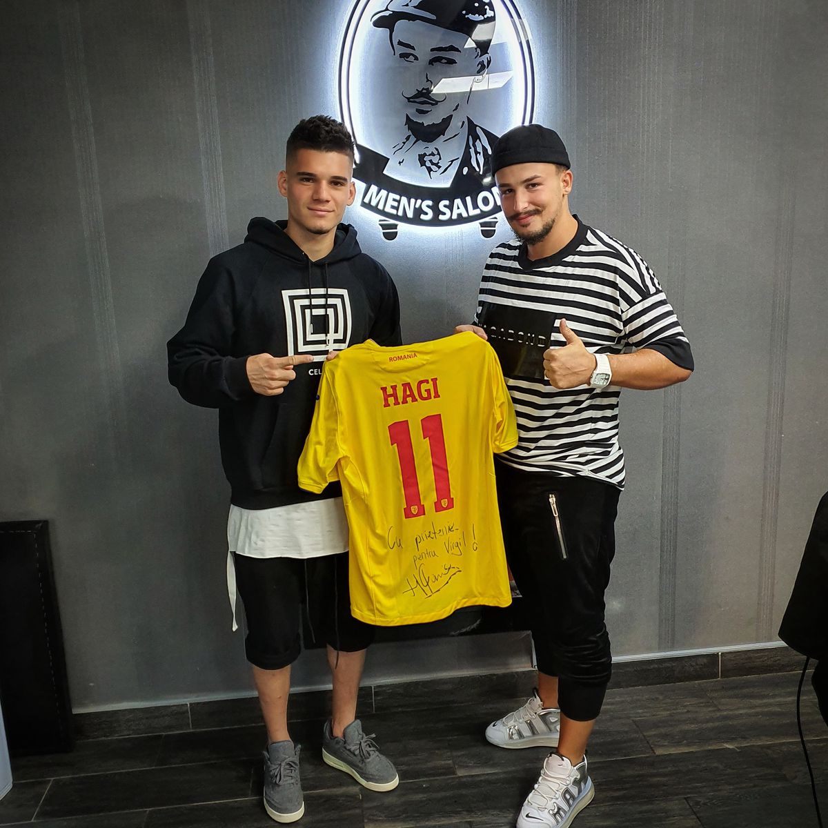 Se ocupă de look-ul mai multor fotbaliști din Superligă și-n timpul liber tunde gratis oamenii străzii: „Sunt un om credincios”