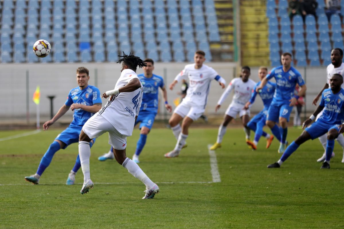 FC Botoșani - Chindia Târgoviște 1-0. Clonați-l pe Mailat! Moldovenii au dat lovitura în minutul 90, iar criza dâmbovițenilor se adâncește