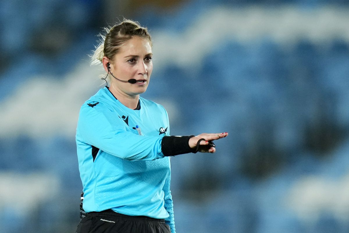 Alina Peșu va arbitra Barcelona în sferturile de finală ale Women’s Champions League » Ovidiu Hațegan face parte din brigadă