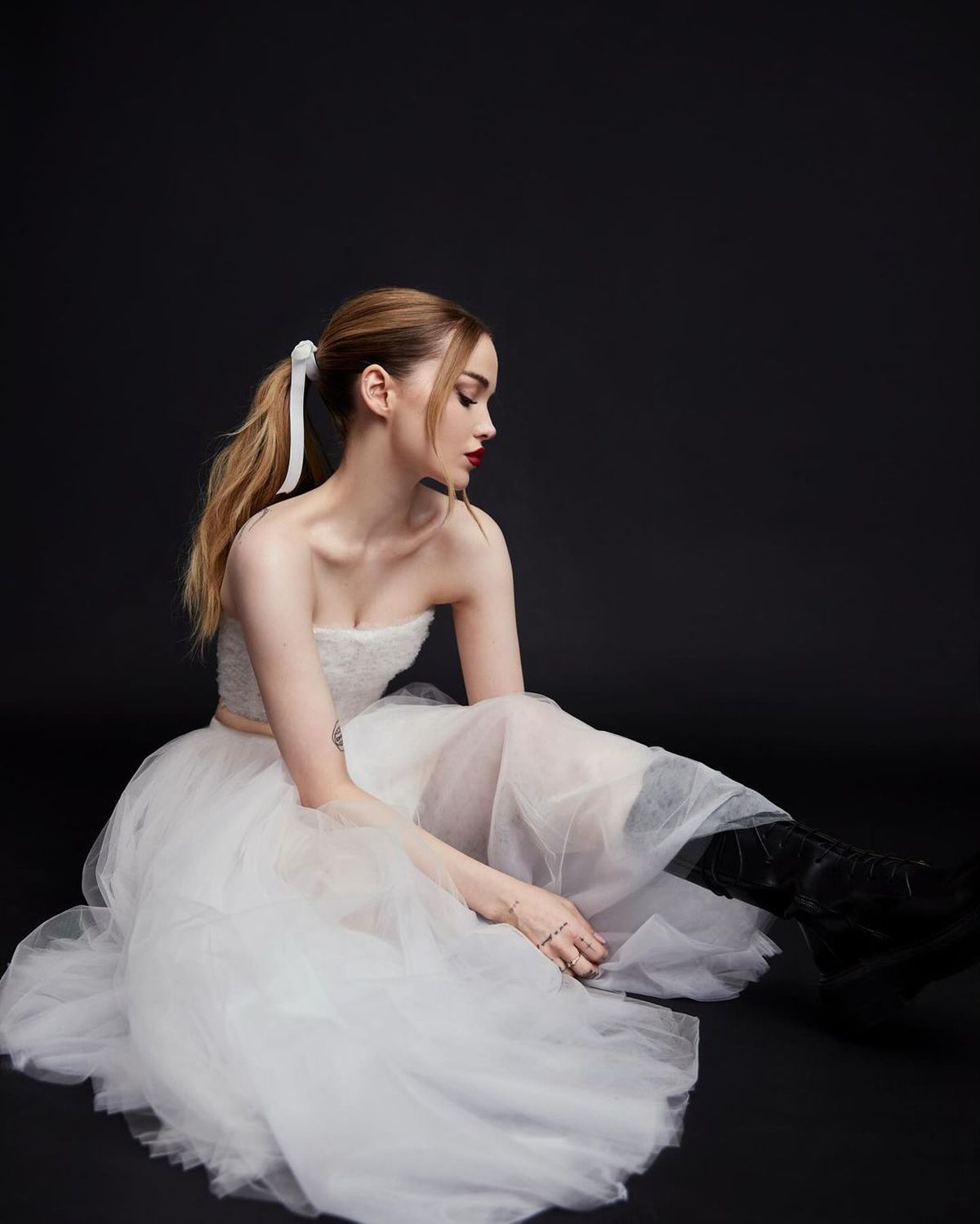 A apărut la meciul Romei cu iubitul celebru, după ce și-a anulat concertele din America de Sud