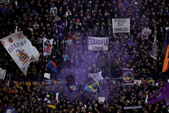 Peste 20.000 de fani viola au „maltratat-o” pe Juventus în tribune, la fel cum în iarbă jucătorii Fiorentinei au învins la scor / Foto: Imago