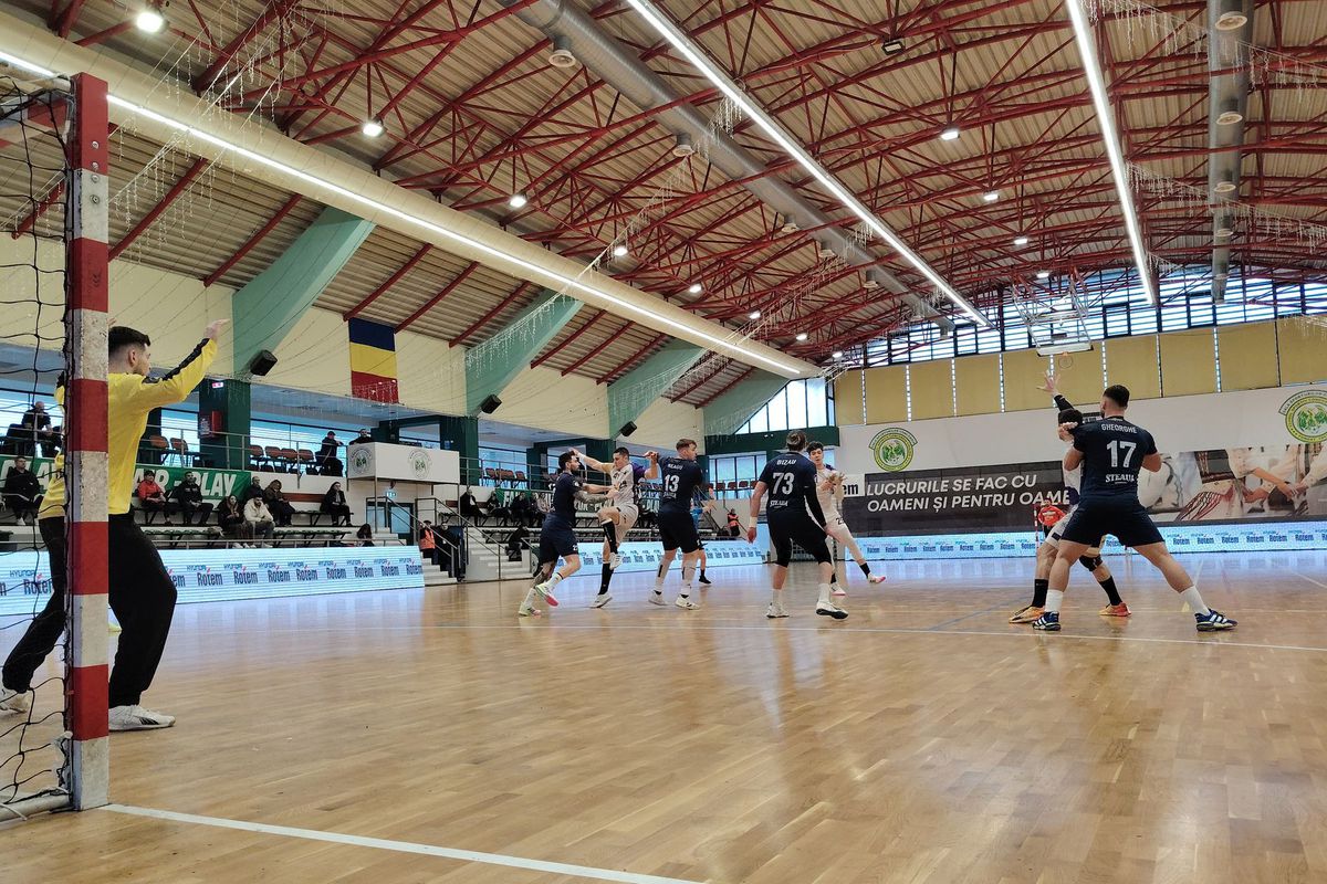 Spectacolul unui meci de handbal surprins cu noul telefon HONOR Magic7 Lite: cum te ajută tehnologia AI să captezi momente de neuitat