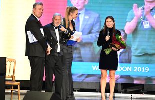 Desemnat să îi înmâneze premiul Simonei Halep, Ilie Năstase a venit cu un scaun pe scenă la Gala Sportului! Ce a urmat