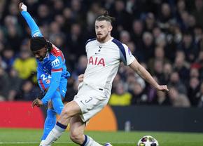 Notele primite de Radu Drăgușin, folosit fundaș dreapta în Tottenham - Atletico Madrid: „A ieșit în evidență ca un deget amorțit”