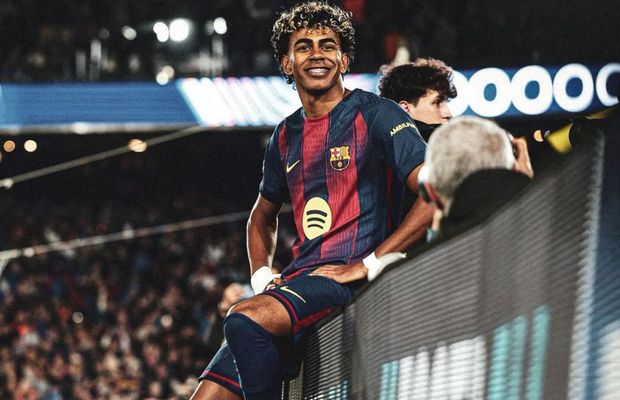 Lamine Yamal l-a imitat pe „dușmanul” Cristiano Ronaldo, după al zecelea gol în Liga Campionilor