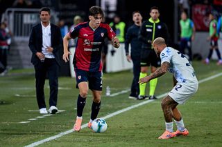 Inter ar vinde doi jucători pentru a lua un internațional U21! » Trei obiective pentru noua defensivă a lui Chivu