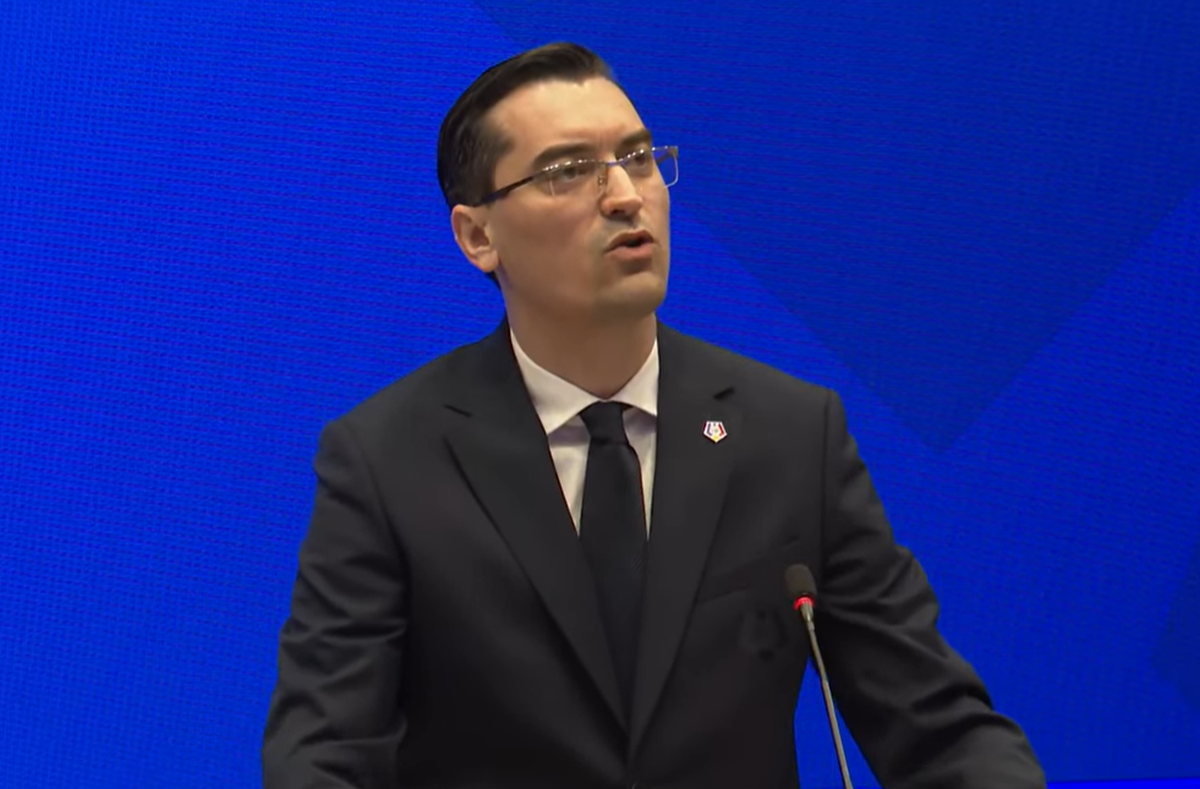 Alegeri la FRF » Răzvan Burleanu a câștigat cu un scor zdrobitor: „Cine este măscăriciul acesta?” + Toate rezultatele