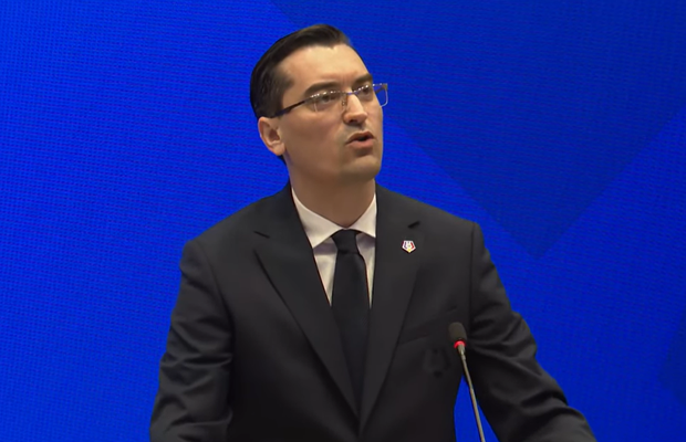 Alegeri la FRF » Răzvan Burleanu a câștigat cu un scor zdrobitor al patrulea mandat, apoi și-a umilit adversarul: „Cine este măscăriciul acesta?”