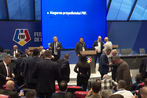 Alegeri la FRF » Stupoare în sală, Burleanu, când l-a văzut pe Mititelu: „Au, au, a adormit?” + A început scandalul