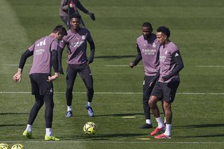 Pierdere gravă la derby-ul cu Atletico: doar el scăpase! » Al șaselea indisponibil din apărarea lui Alvaro Arbeloa