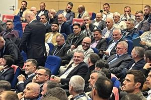 Alegeri la FRF » Stupoare în sală, Burleanu, când l-a văzut pe Mititelu: „Au, au, a adormit?” + A început scandalul