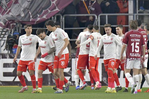 Dinamo a condus-o pe Rapid de două ori în Giulești, însă a pierdut, scor 2-3 // FOTO: GSP.ro